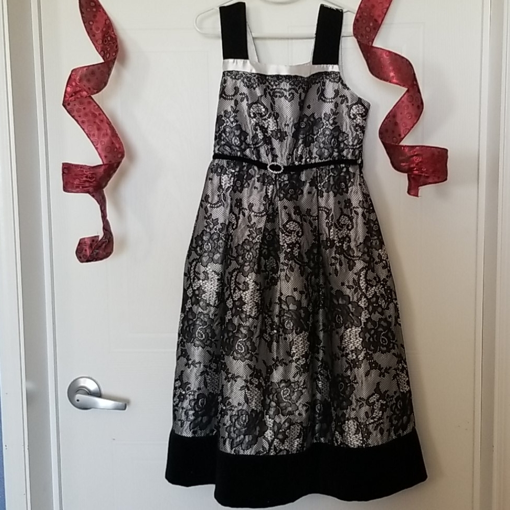 ☔$5  La Princess Girls Dress Size 10